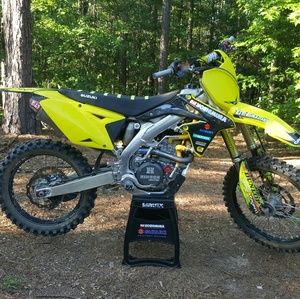 Meet your Posher, Dakota